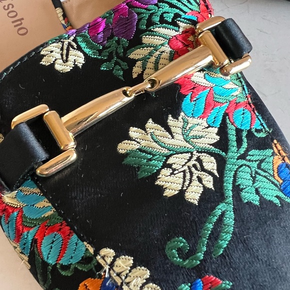 Brocade buckle flat mule shoe - Picture 9 of 9